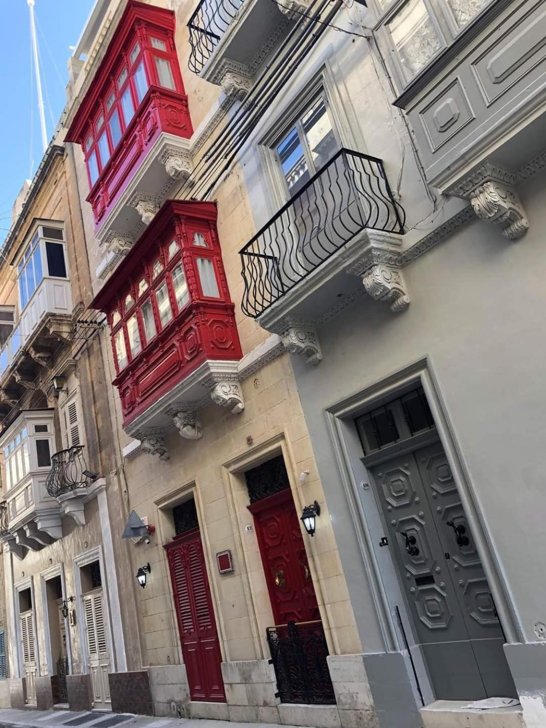 Julesy'S Bnb Hotell Cospicua Exteriör bild