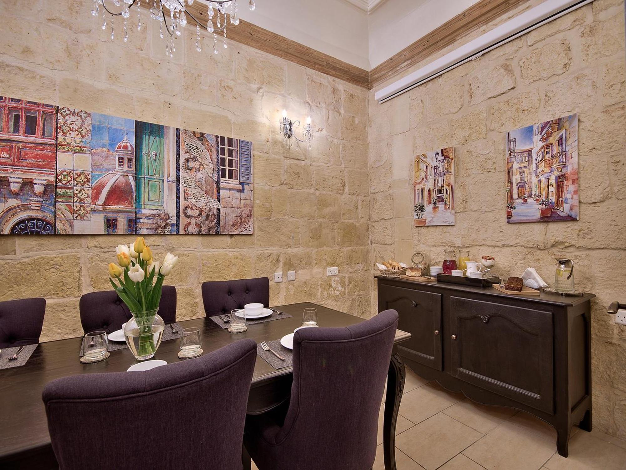 Julesy'S Bnb Hotell Cospicua Exteriör bild