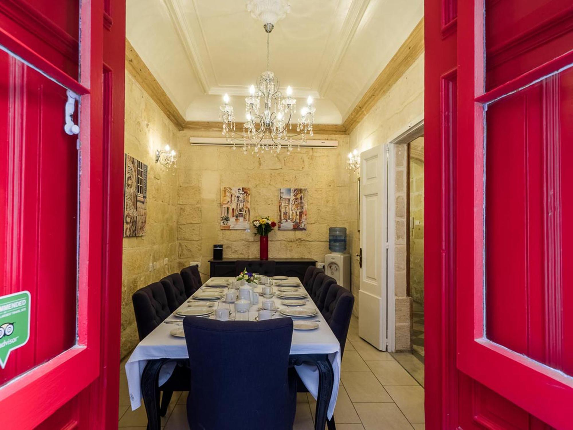 Julesy'S Bnb Hotell Cospicua Exteriör bild